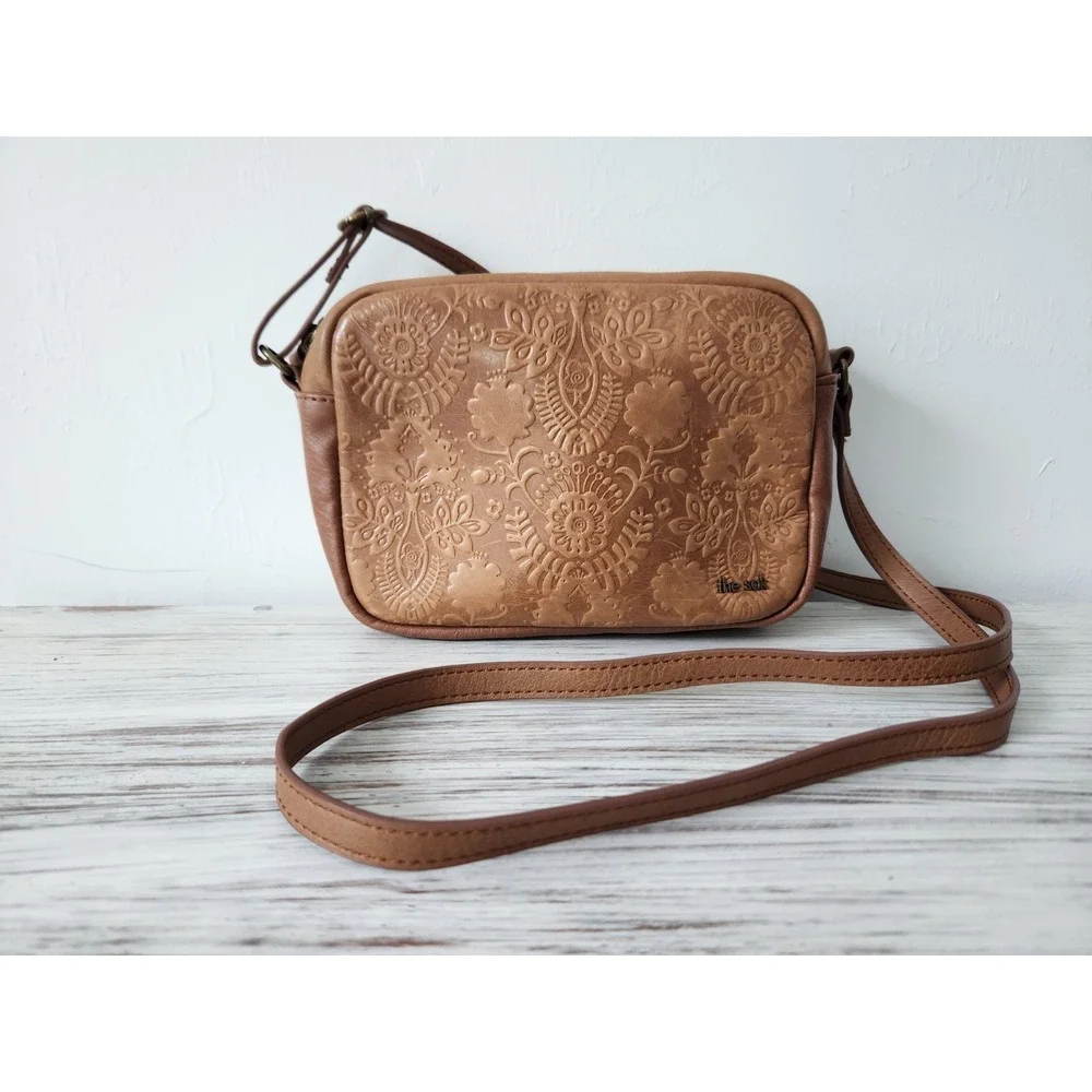 The Sak Leather De Young Crossbody Camera Bag Cognac Brown Embossed Floral  Boho